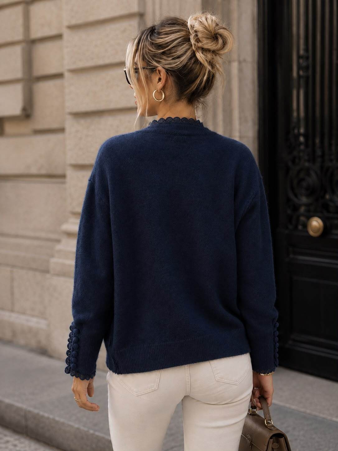 Élégance Lace Sweater
