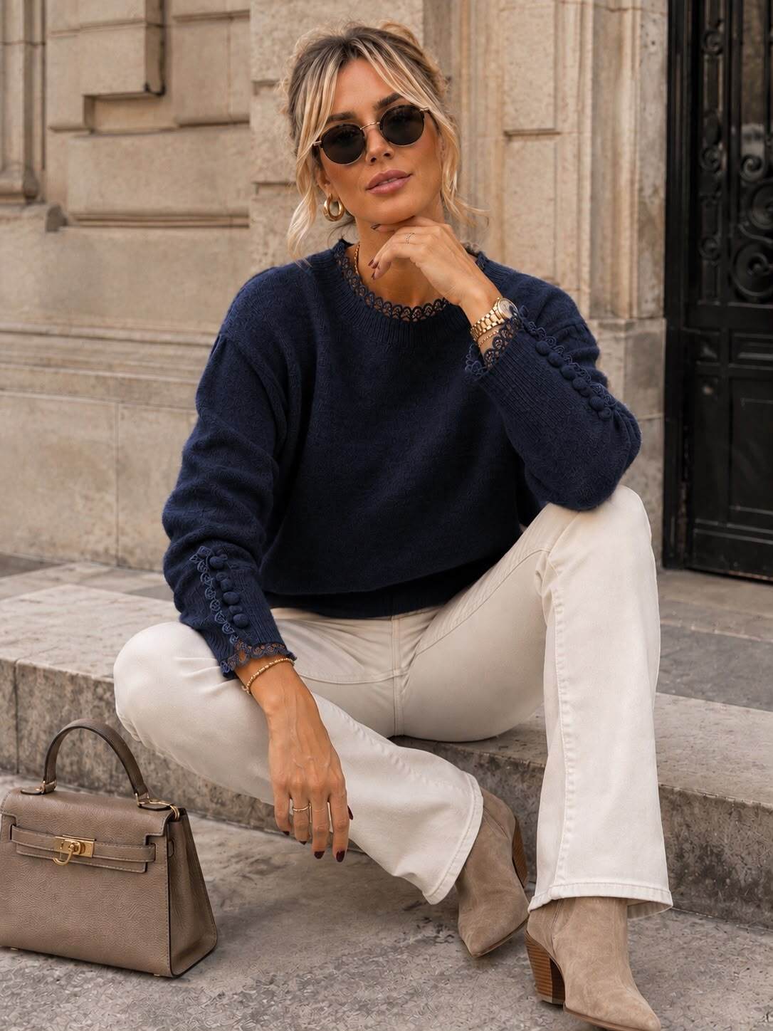 Élégance Lace Sweater