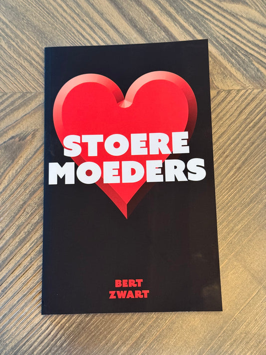 Boek Stoere Moeders